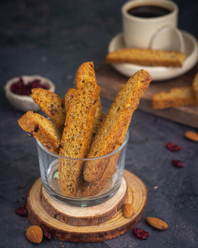 Almond cranberry biscotti